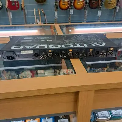 BEHRINGER AUTO QUAD XR 2400 2